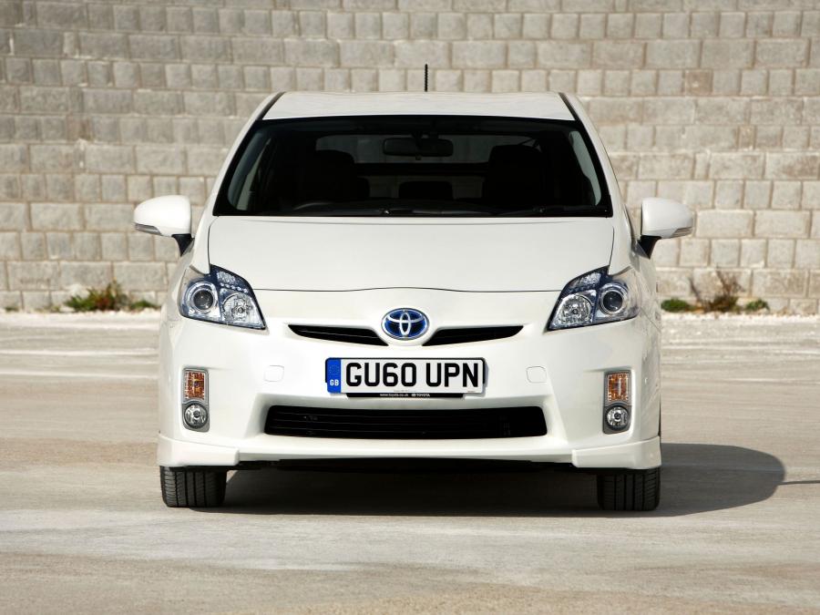  Toyota Prius 10th Anniversary 2010 года  (фото 13 из 22)